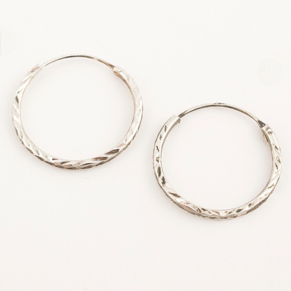 Vintage Sterling Silver Hoop Earrings Diamond-Cut Texture Endless Hoops